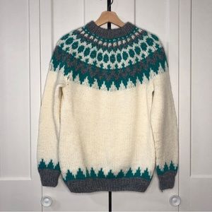 HAND KNIT 100% wool fair isle sweater - sz S